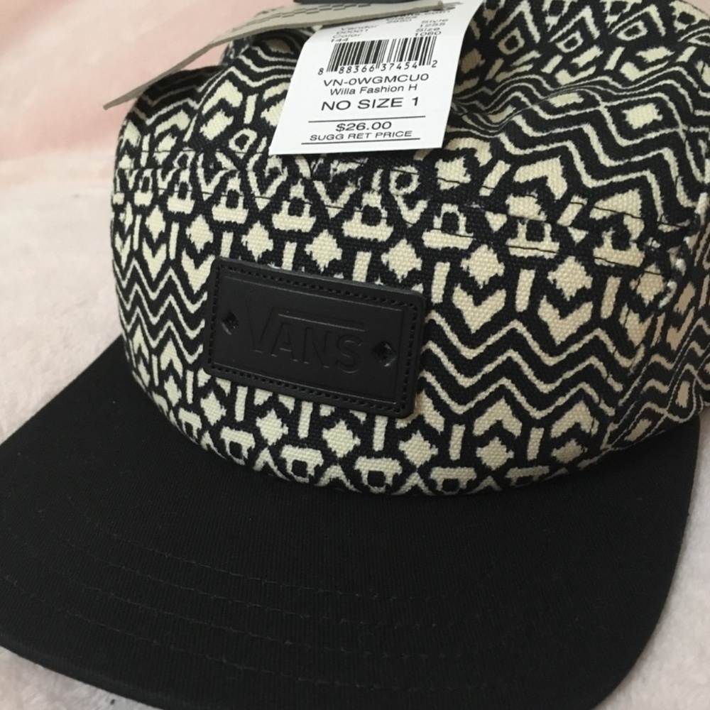 New Vans ivory and black graphic hat